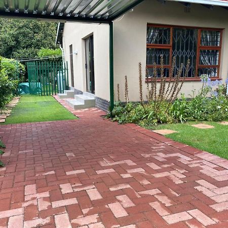 Garden And Park Leisure On Tugela Apartment Benoni Bagian luar foto