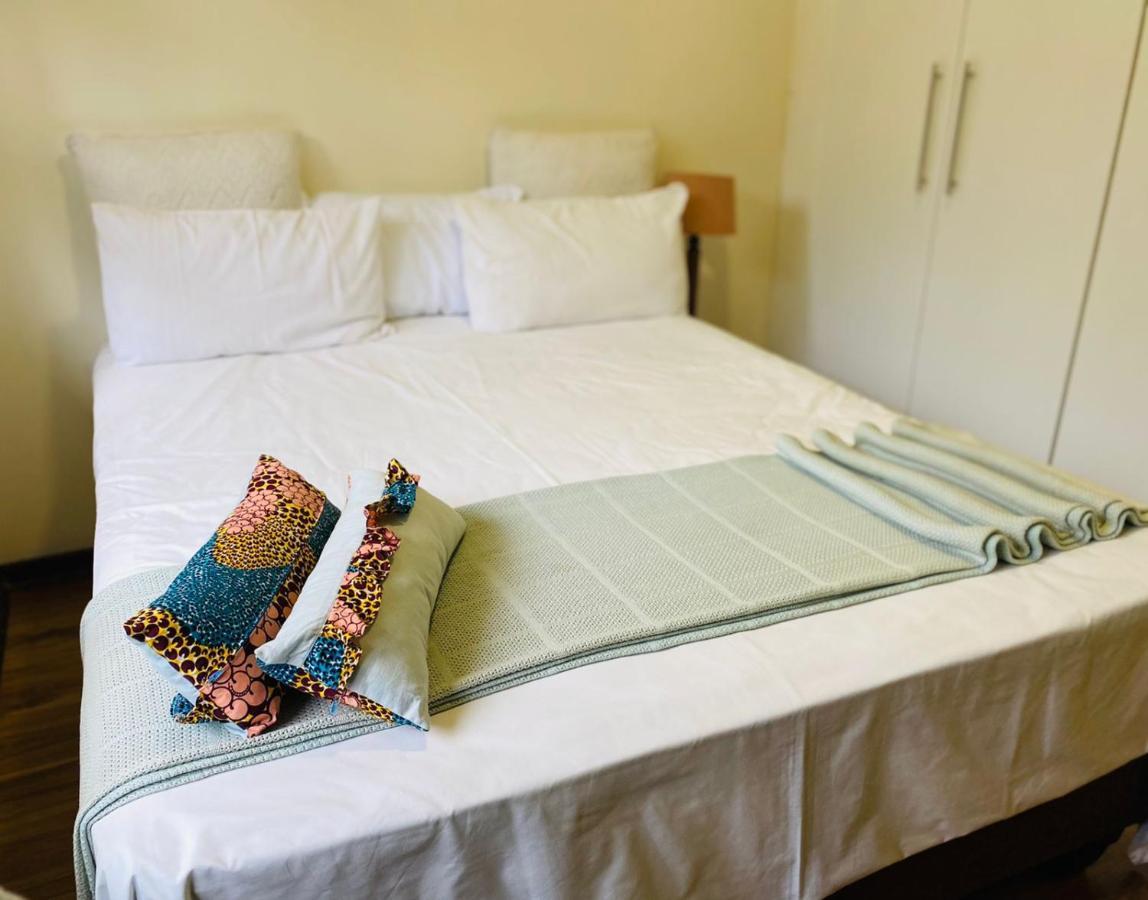 Garden And Park Leisure On Tugela Apartment Benoni Bagian luar foto