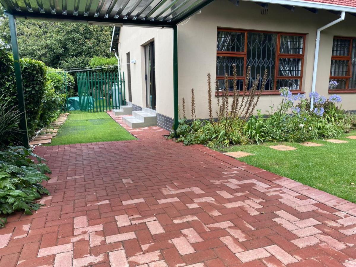 Garden And Park Leisure On Tugela Apartment Benoni Bagian luar foto