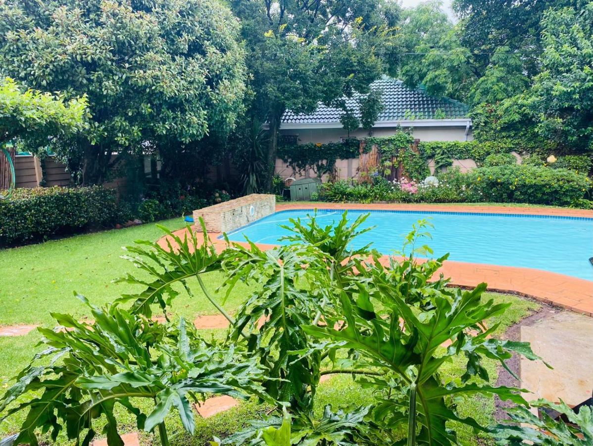 Garden And Park Leisure On Tugela Apartment Benoni Bagian luar foto