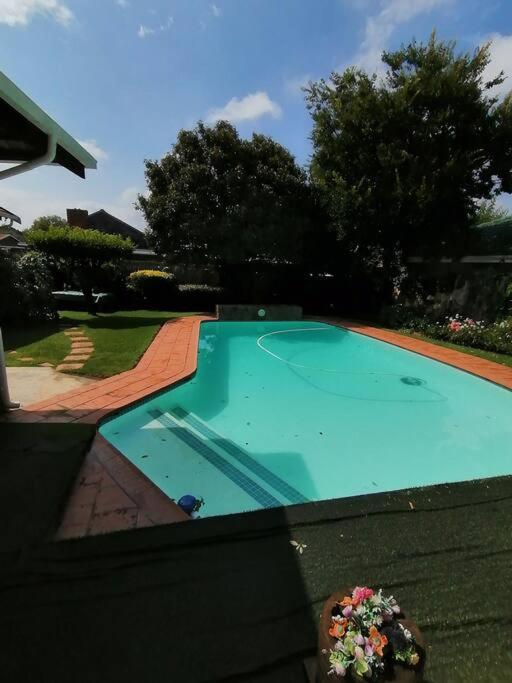 Garden And Park Leisure On Tugela Apartment Benoni Bagian luar foto