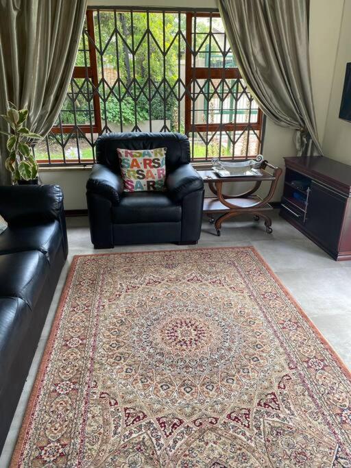 Garden And Park Leisure On Tugela Apartment Benoni Bagian luar foto