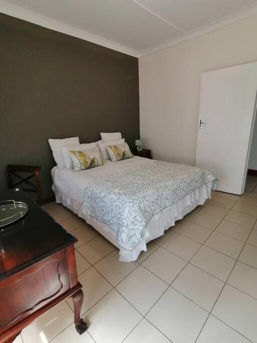 Garden And Park Leisure On Tugela Apartment Benoni Bagian luar foto
